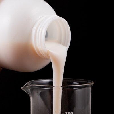Milchige weiße lichtdurchlässige flüssige Styrol-Acrylcopolymer-Emulsion R-309 für wasserbasiertes Endöl